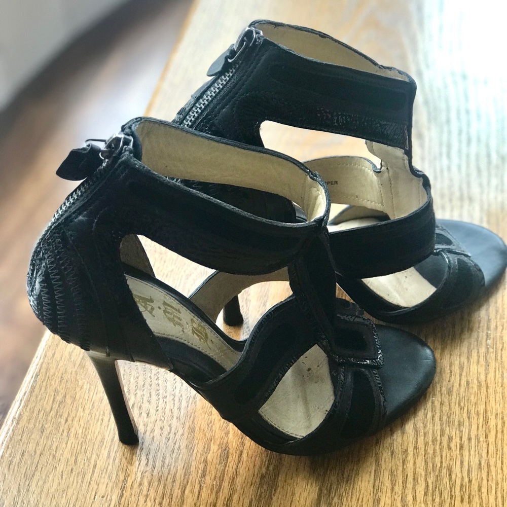 L.A.M.B super sexy high heel leather black sandals - Picture 2 of 6